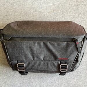 [ SOLD ] Peak Design Everyday Sling v1 10L Camera Bag, Charcoal